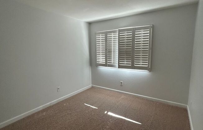 2 beds, 1 bath, $2,935