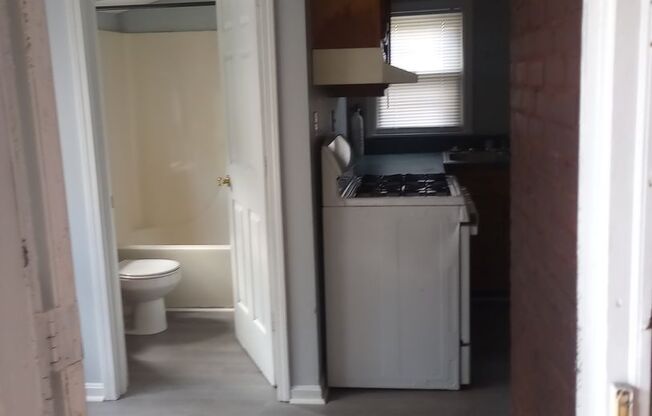 1 bed, 1 bath, $895