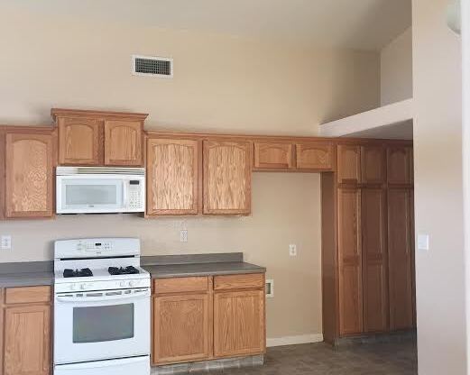 3 beds, 2 baths, $1,885