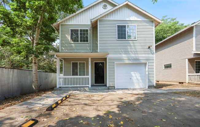 4bed/2.5 Bathroom house - SE Portland