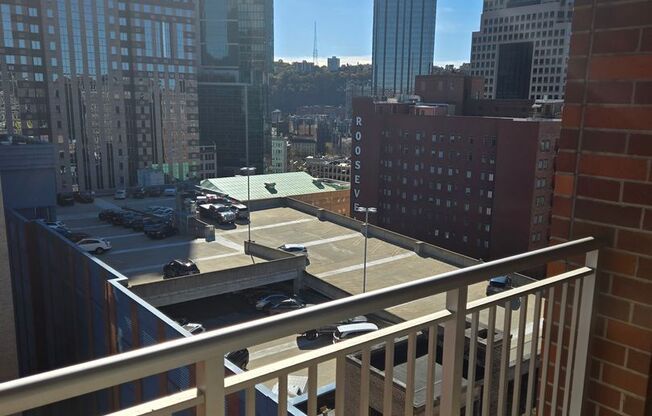 2 beds, 2 baths, 1,137 sqft, $2,900, Unit 1609