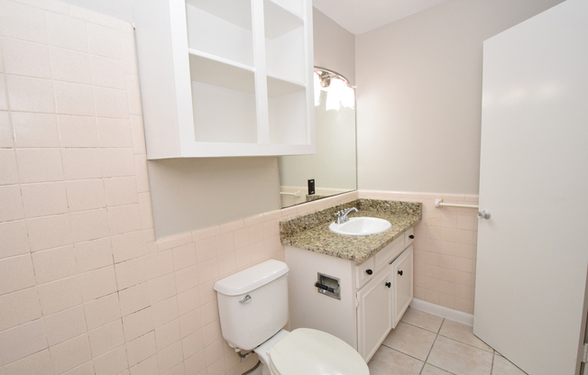 1/1 in West Campus close to Lamar! 2404 Longview
