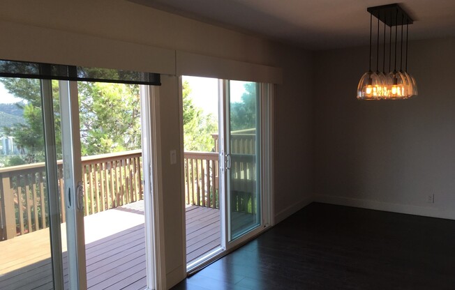 Stunning Panoramic Views in Fashion Valley!