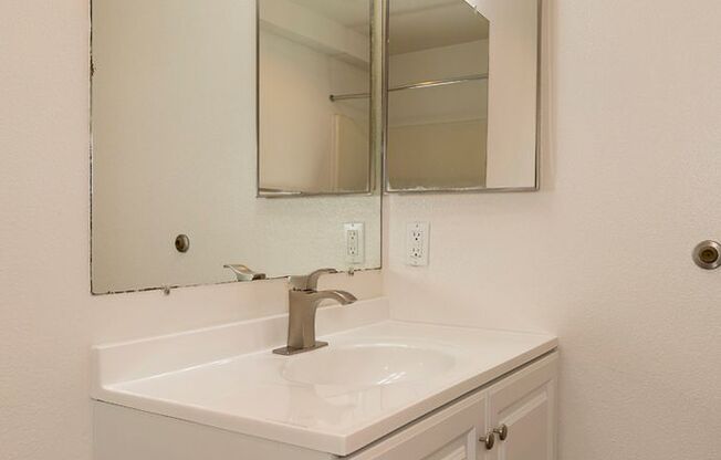 1 bed, 1 bath, 590 sqft, $1,450, Unit 208