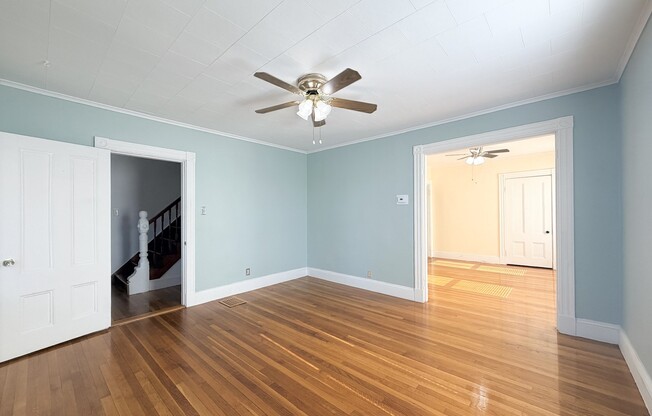 32 HARDING AVE