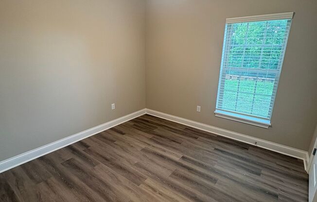 2 beds, 1 bath, 950 sqft, $1,000, Unit 114