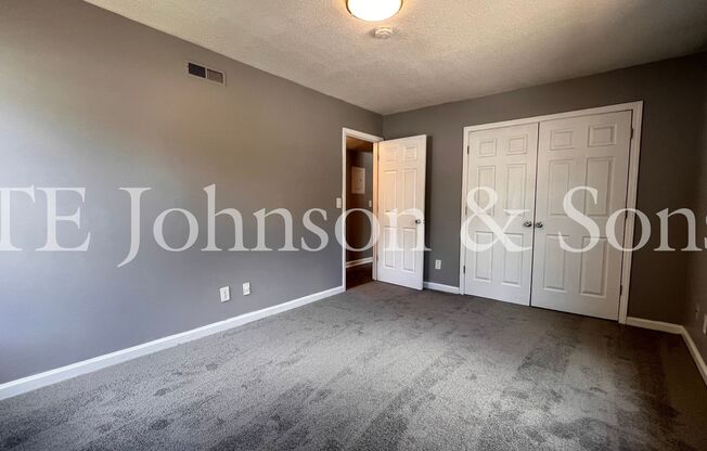 2 beds, 1 bath, $830, Unit 1395 HILLSIDE GARDEN-1395 H