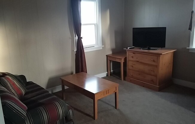 1 bed, 1 bath, $950, Unit 218 1st