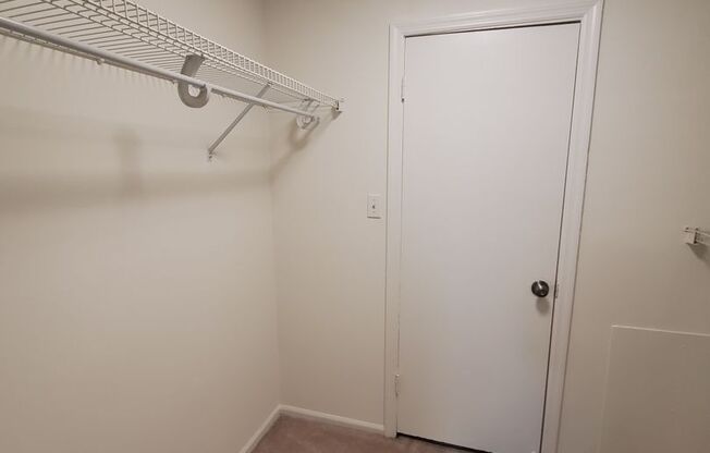 OPEN HOUSE This Sunday 12/07/25 @ 3:30PM until 4:00PM Charming 1-Bedroom Condo in Prime Sandy Springs Location!