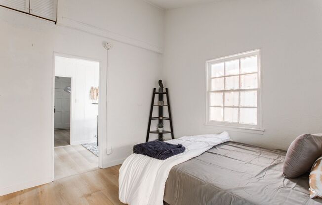 Dreamy West Hollywood Location, Gorgeous Units