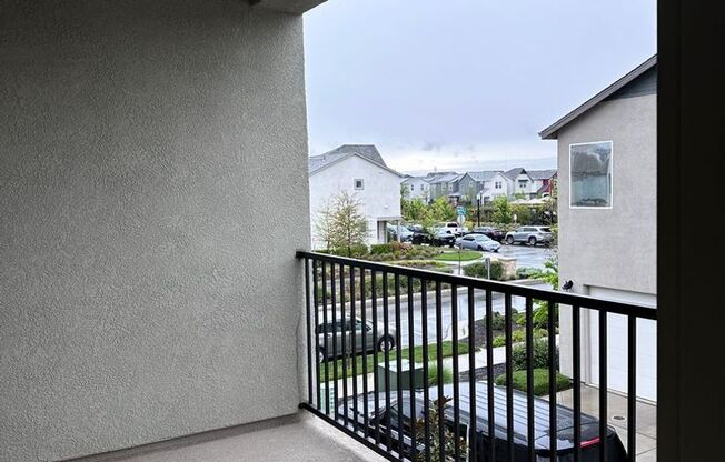Beautiful/Spacious 3/2.5 (SOLAR) Natomas!  Please reference ad for viewings!