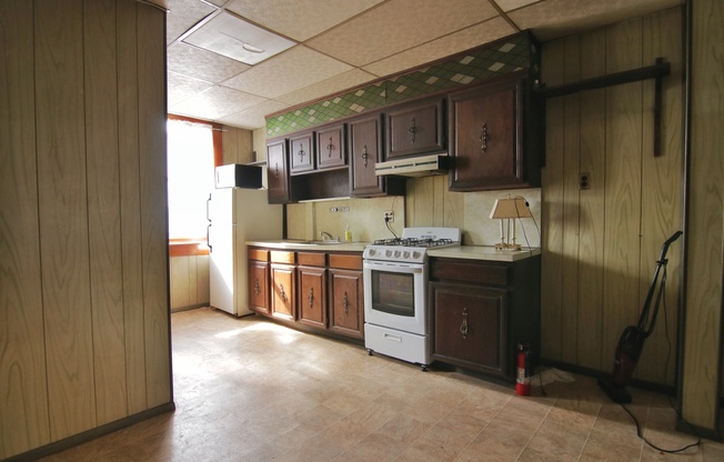 1 bed, 1 bath, $3,000, Unit 2