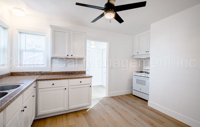 1 bed, 1 bath, 642 sqft, $1,195, Unit 1001 Woodrow Ave