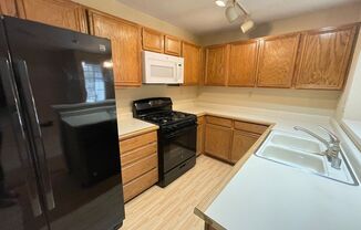 2 beds, 2 baths, $1,395, Unit Bldg #20