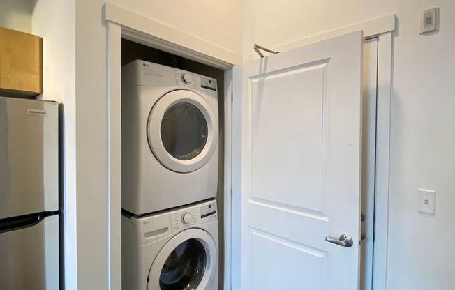 Studio, 1 bath, 175 sqft, $1,895, Unit 2506-A