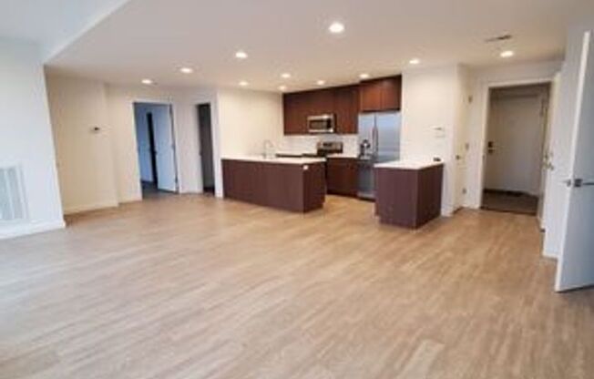 2 beds, 2 baths, 1,000 sqft, $2,625, Unit 609