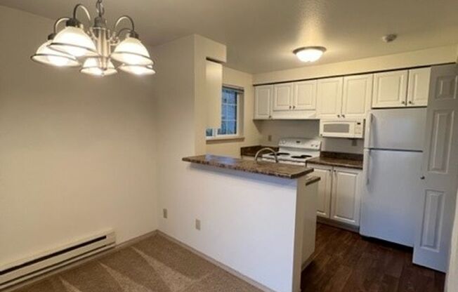 1 bed, 1 bath, 800 sqft, $1,635, Unit 1231