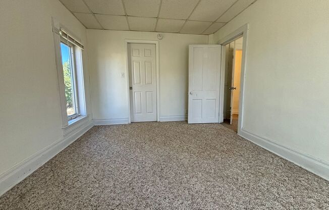 2 beds, 1 bath, 800 sqft, $845, Unit 528 Factory St