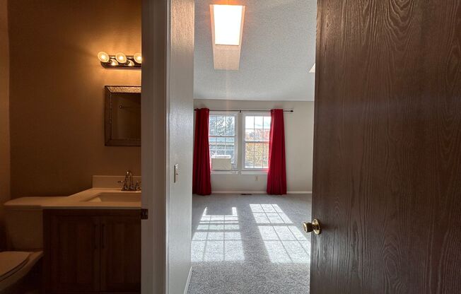 2 beds, 2 baths, $2,200, Unit # #D