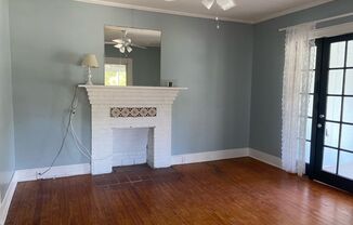 3 beds, 1 bath, $1,900, Unit Unit B