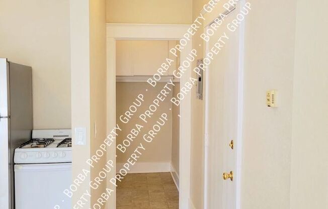626 W 7 ST