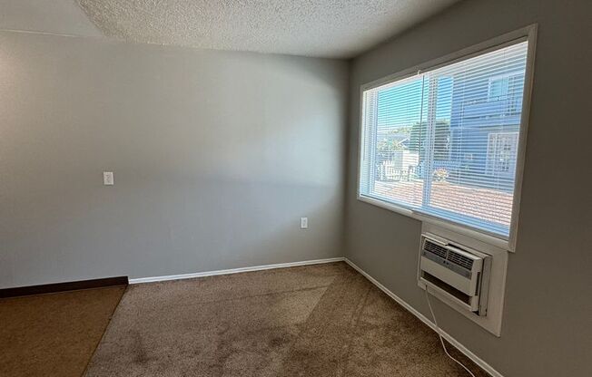 2 beds, 1 bath, 725 sqft, $1,425, Unit #3