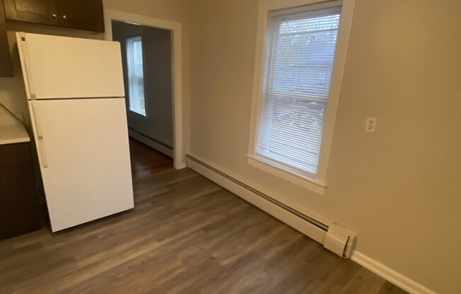 1 bed, 1 bath, $2,000, Unit 7