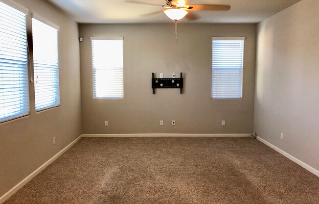 $2,295 DeWolf & Shepherd, 3 Bedroom + office - Alcove Way, Clovis