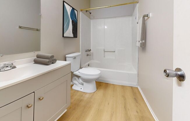 2 beds, 1 bath, 980 sqft, $949, Unit 1160/163