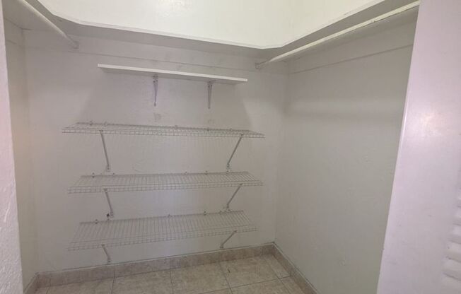 1 bed, 1 bath, 750 sqft, $1,750, Unit B12