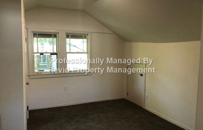 4 beds, 1 bath, $1,595