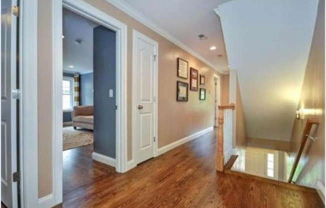 371 AUSTIN ST
