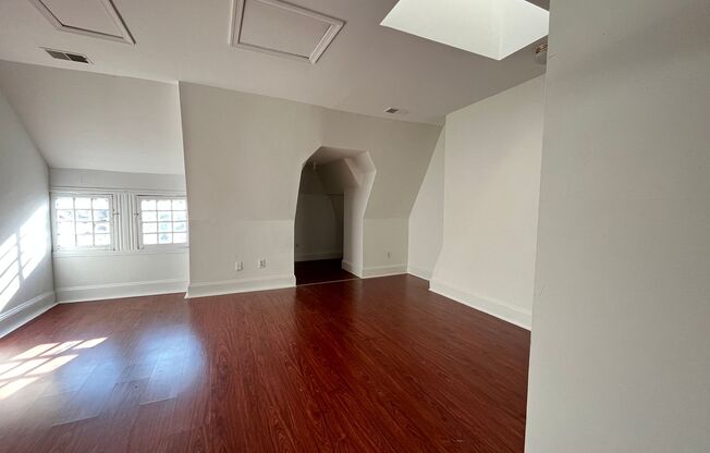 Studio, 1 bath, 400 sqft, $1,000, Unit 112 Apt. 4