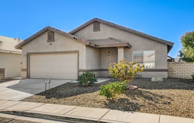 Stunning Modern 3 Bedroom Oasis w/ Vaulted Ceilings, Large Pet Friendly Backyard & NO HOA!