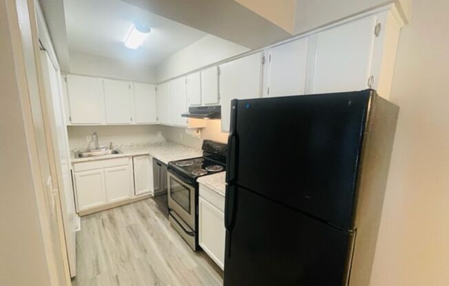 2 beds, 1 bath, $950