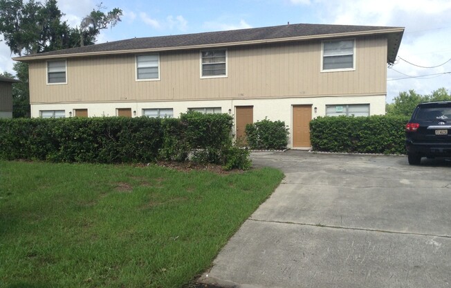 Great 2 Bed/ 1.5 Bath Very Close to UCF!