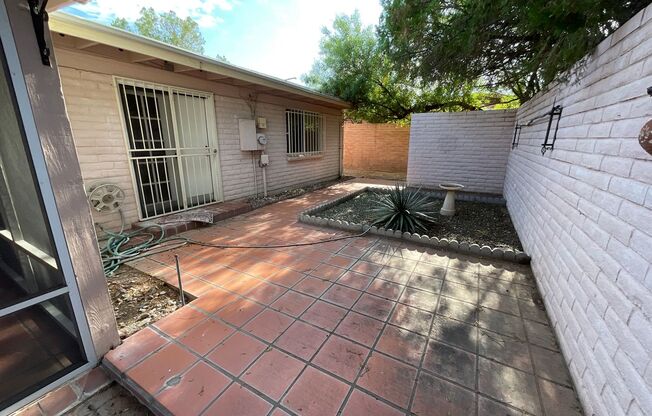 3 beds, 2 baths, $1,700