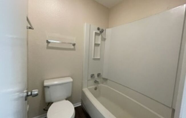 2 beds, 2 baths, $1,600