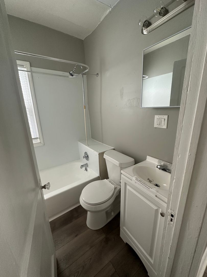 2bd DOWNSTAIRS DUPLEX Cash Pay/Section 8