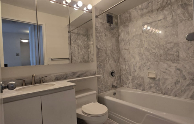 1 bed, 1 bath, 684 sqft, $5,600, Unit 6C
