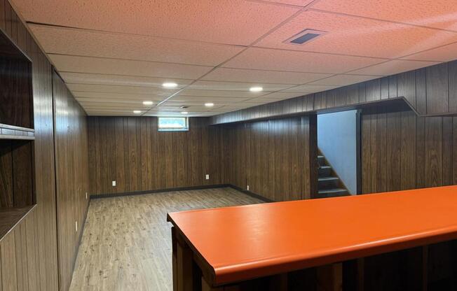 3823 N 82 ST