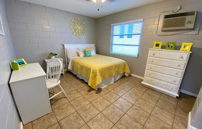 1 bed, 1 bath, $900