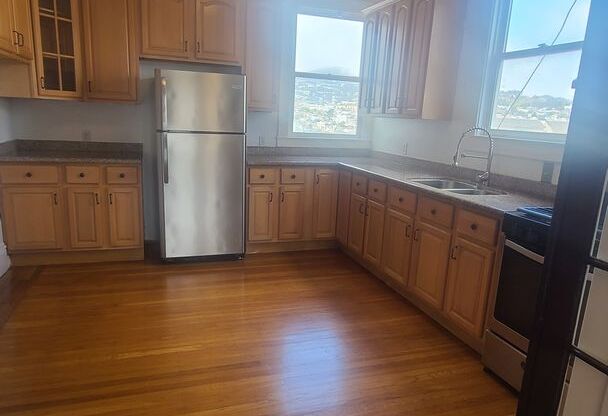 Really nice classic Apt in trendy Mission. Gustavo Lopez AMSI