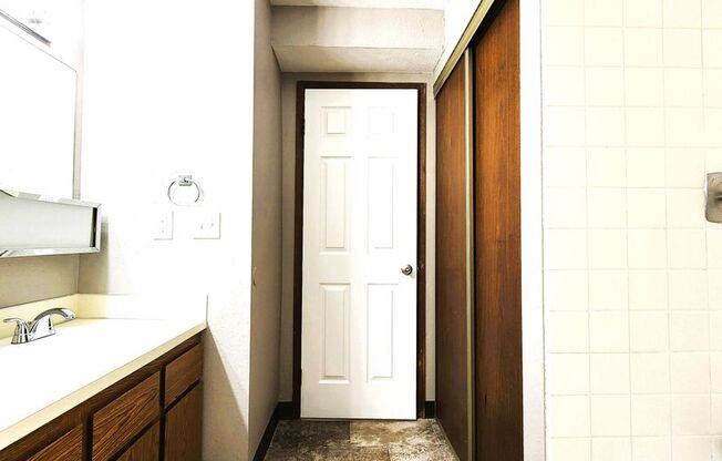 1 bed, 1 bath, 643 sqft, $1,235, Unit 326