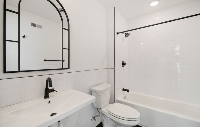 2 beds, 2 baths, 933 sqft, $2,095, Unit 405