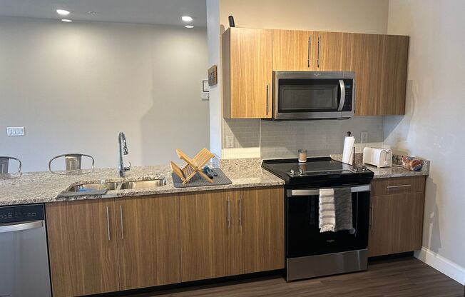 1 bed, 1 bath, 871 sqft, $1,600, Unit 232