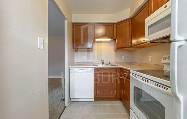 2 beds, 1 bath, 635 sqft, $979, Unit 102-06