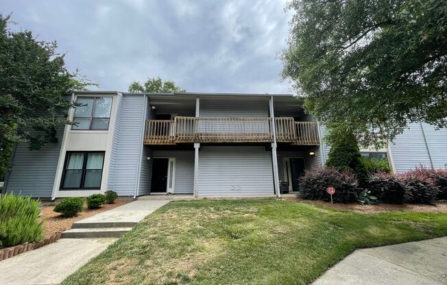 Charming 2 Bedroom Apartment in South Charlotte