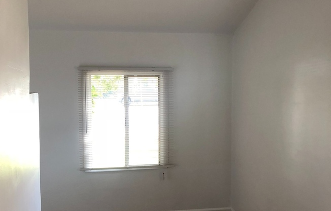 3 beds, 1 bath, $4,295