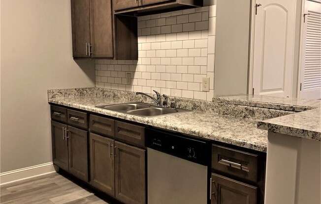 1 bed, 1 bath, 848 sqft, $900, Unit 41